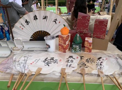 當(dāng)非遺遇見青春 文淵雅集文創(chuàng)亮相南財引風(fēng)潮